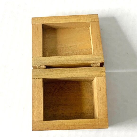 Mexican Guerrero Carved Wooden Trinket Box With Leather Hinges - Picture 6 of 12